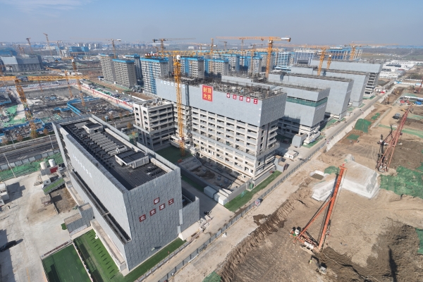 首栋学生宿舍楼航拍图